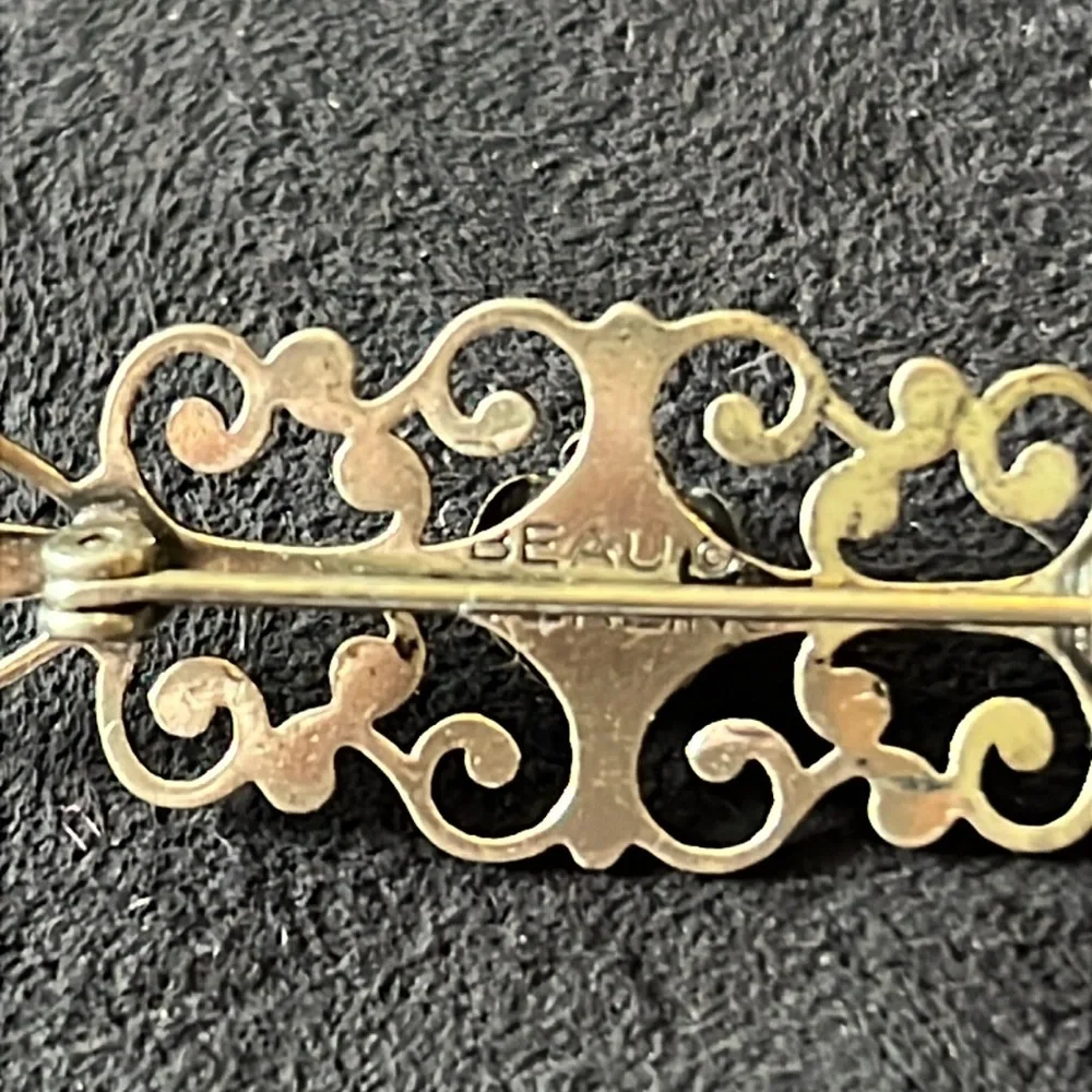 Vintage Beau Sterling Silver brooch